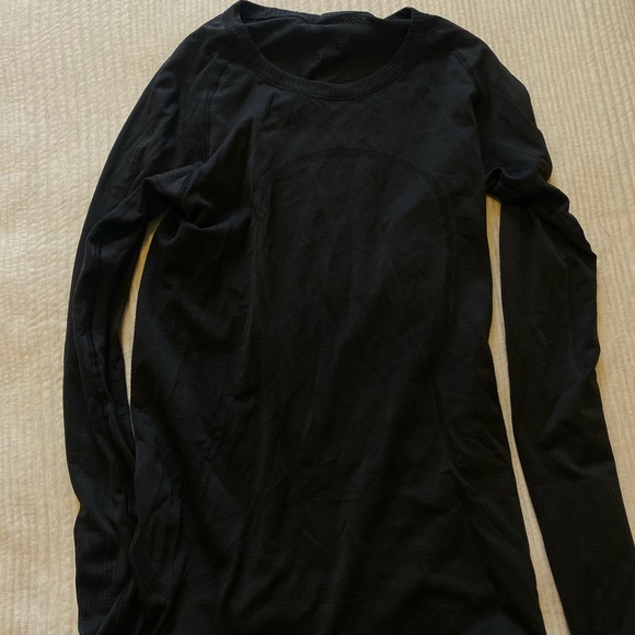 Lululemon long sleeve - Picture 1 of 2